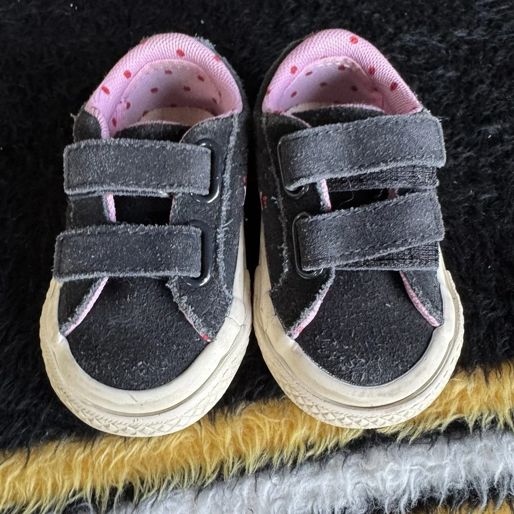 Size 3c - Converse Hello Kitty Sanrio Chuck Taylor Kids Girls Sneaker